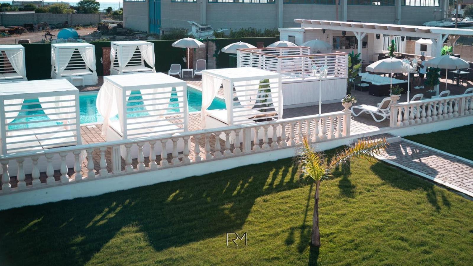 La Palazzina Bed & Breakfast Porto Cesareo Exterior photo