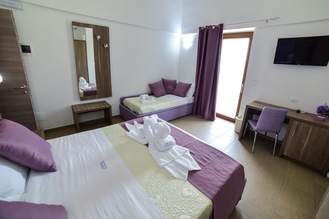 La Palazzina Bed & Breakfast Porto Cesareo Exterior photo
